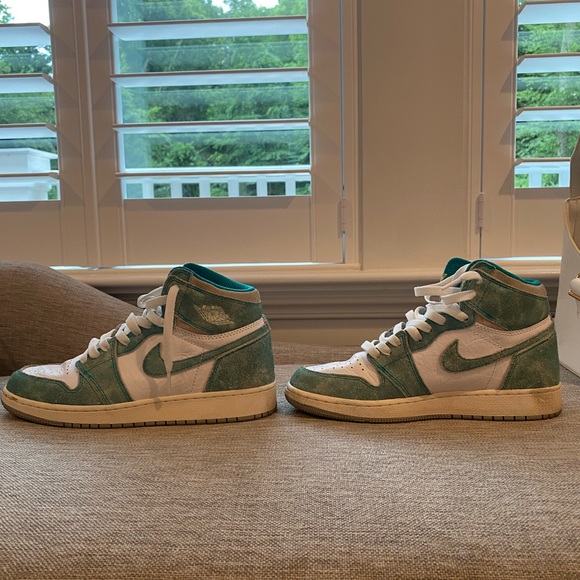 AIR JORDAN 1 RETRO HIGH OG GS “Turbo Green” - Picture 4 of 4